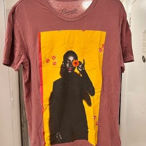 Bravado T-shirt size medium